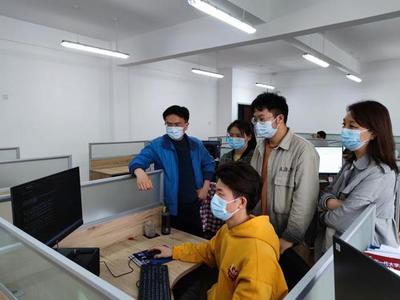 國產BIM新星耀 學子斬獲首屆高校邀請賽一等獎，彰顯社會經濟信息咨詢服務新潛力